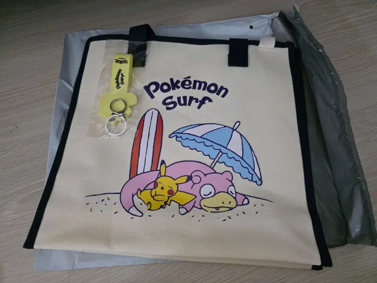 ロッテリア × ポケモン ピカチュウ エコバッグ ＋ キーリング 2セット ロッテリア × ポケモン ピカチュウ エコバッグ ＋ キーリング 2